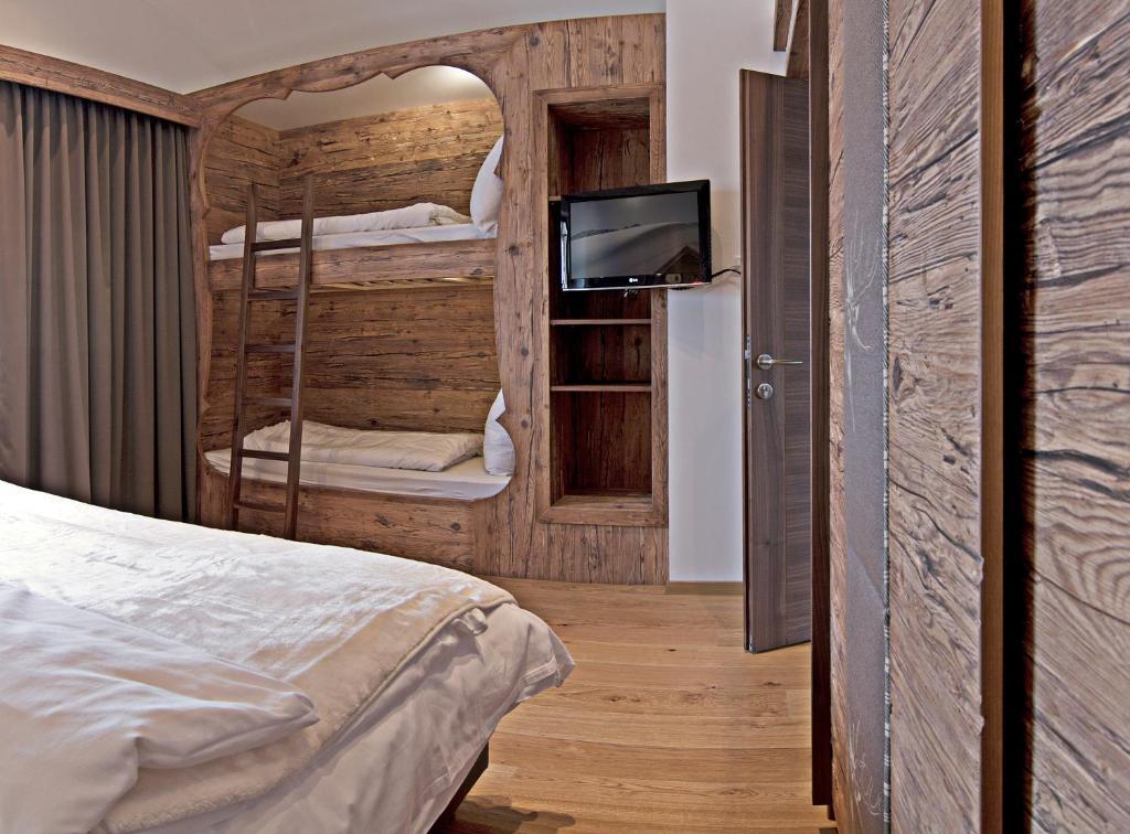 Alpenchalet Bruecke Mayrhofen Rom bilde